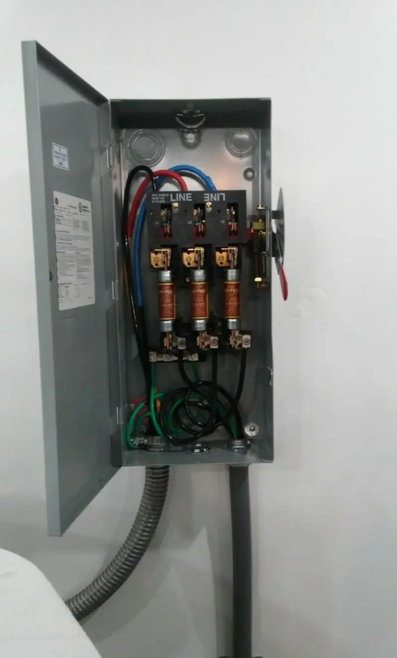 Three-phase disconnect switch installed for Smoke Detector Installation in Rostraver